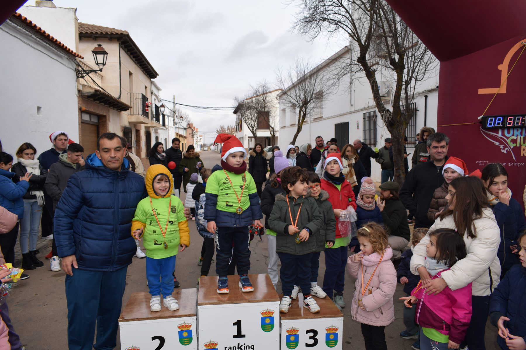 Podium 100 mts masculino imagenes VII carrera San Silvestre